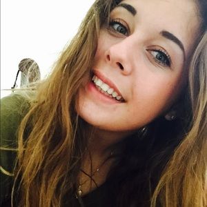 Meet your Posher, Jillian