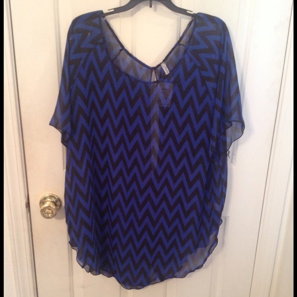 Blue and black chevron top size 3X New with Tags