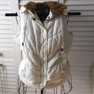 American Eagle Size Medium Puffy Vest