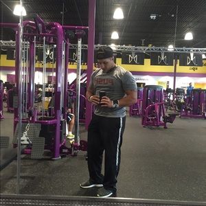 Meet your Posher, Angelo