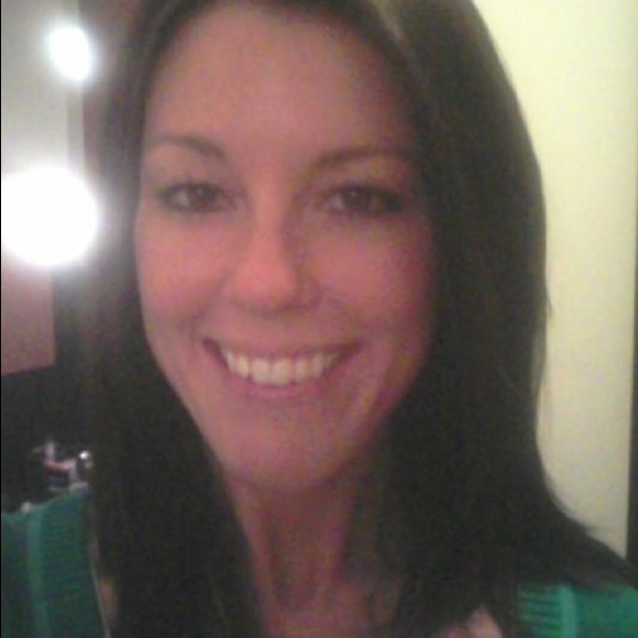 Meet your Posher, Emily - Picture 2 of 4