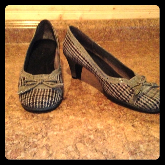 Super comfy Aerosoles heels