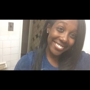 Meet your Posher, Naya