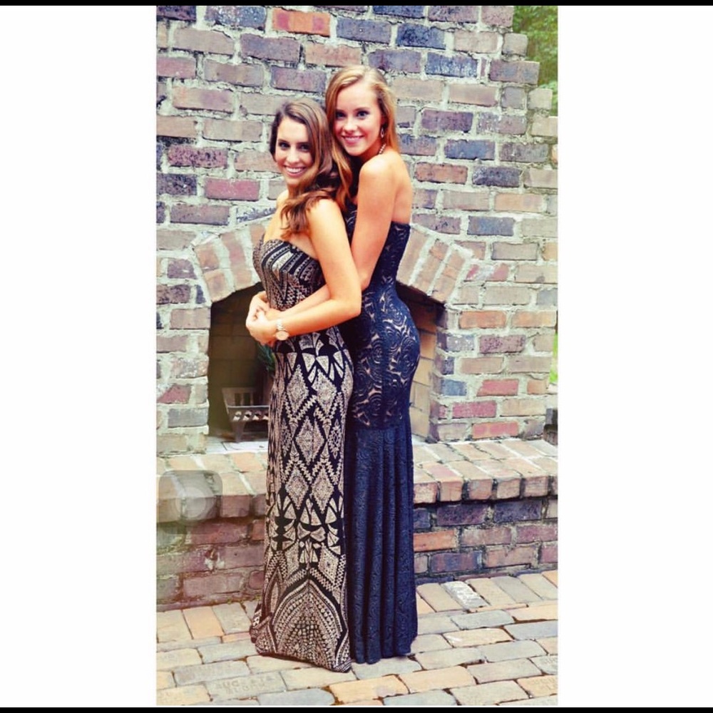 Selling this mermaid dress! Worn once for 2 hours! - Picture 1 of 3
