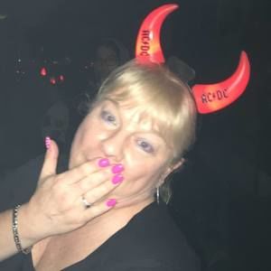 Meet your Posher, Pam