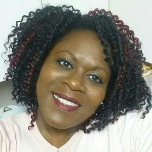 Meet your Posher, Yolanda