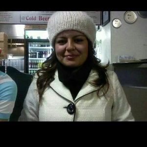 Meet your Posher, Ofelia