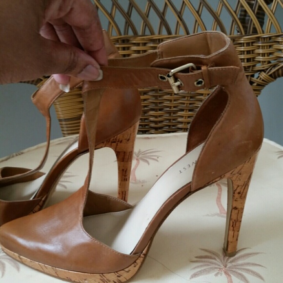 NINE WEST T-STRAP HEEL SIZE 9M
