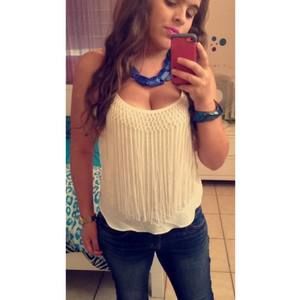 Meet your Posher, Carla