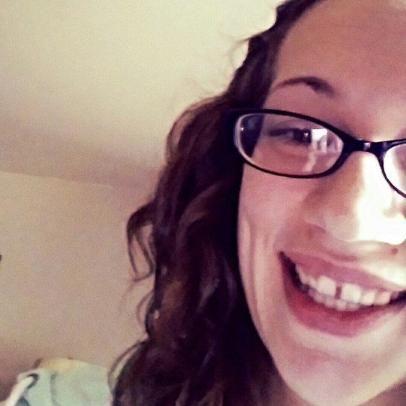 Meet your Posher, Leahanna - Picture 1 of 1