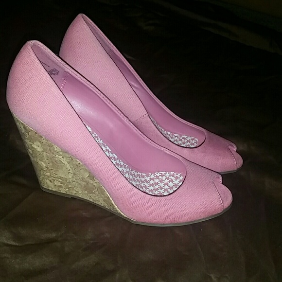 American Eagle Outfitters Shoes - Pink American Eagle wedge heels