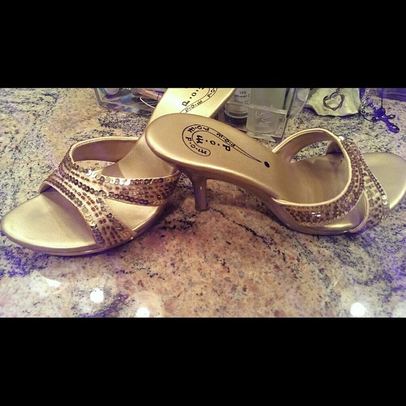 Sling back dress heels