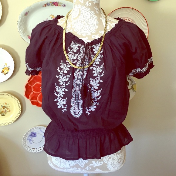 Navy cotton peasant top.
