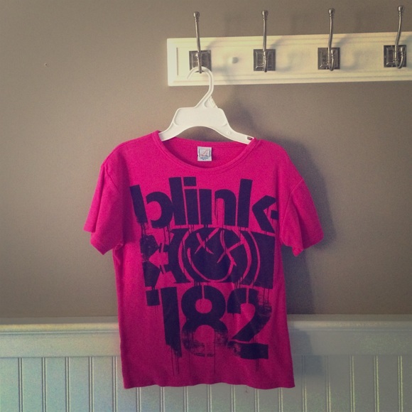 Blink-182 Pink Shirt Child Large