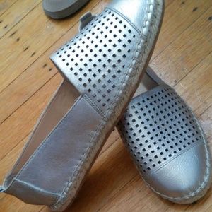 BRAND NEW VINCE CAMUTOS!!!! NEVER WORN