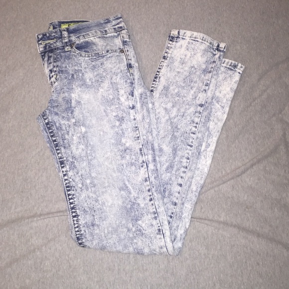 Skinny acid washed jeans