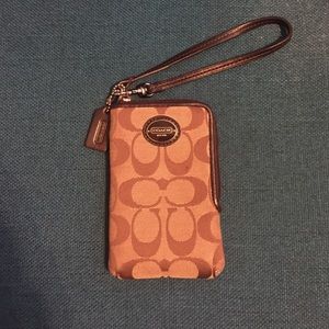 Coach Legacy Signature Case