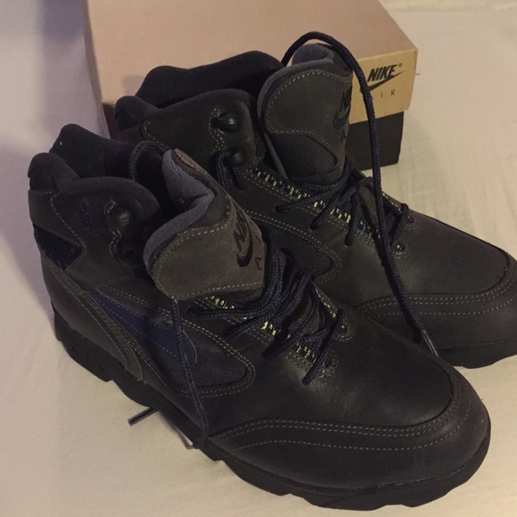Nike air makalu shoes brand new in box