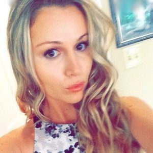 Meet your Posher, Christy