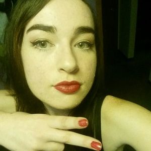 Meet your Posher, Elizabeth