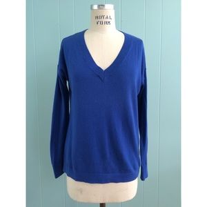 Blue Vneck sweater - small