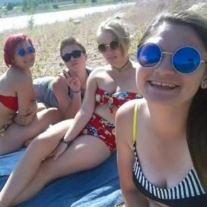 Meet your Posher, Alexia