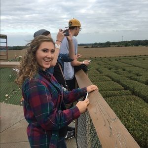 Meet your Posher, Brooke