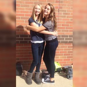 Meet your Posher, Mia