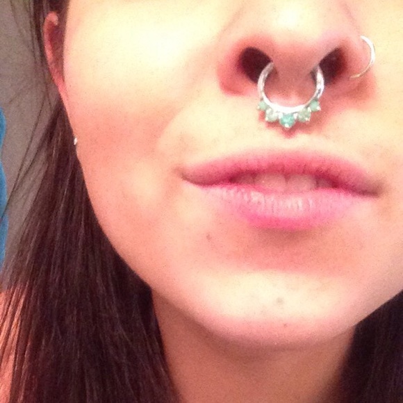 Septum Clicker Ring - Picture 2 of 2