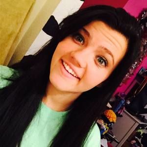 Meet your Posher, Casie