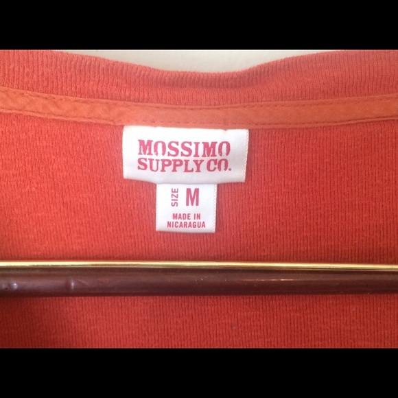 Flattering Fit! 3/4 sleeve V neck Fall Orange Top - Picture 3 of 3