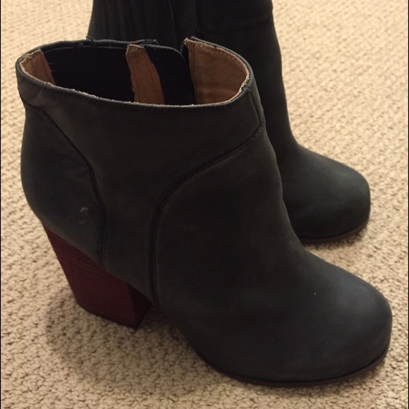 Jeffrey Campbell
Hanger Leather Booties