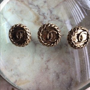 Chanel interlocking chain double C buttons.