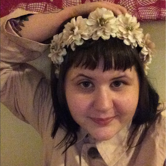 Meet your Posher, Nina - Picture 2 of 4