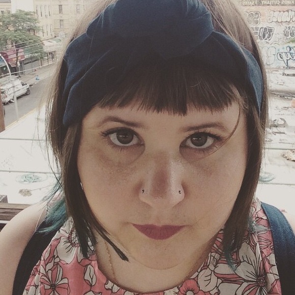 Meet your Posher, Nina - Picture 3 of 4