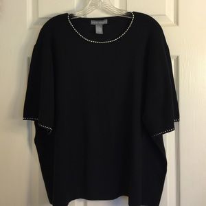 Black short-sleeved top