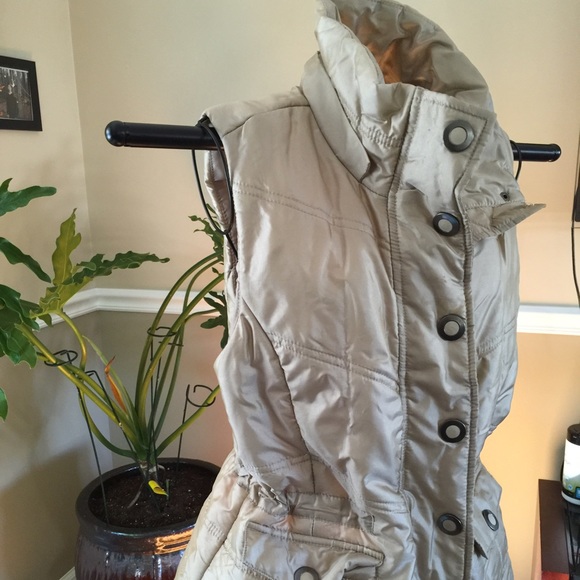 Vest - Picture 4 of 4