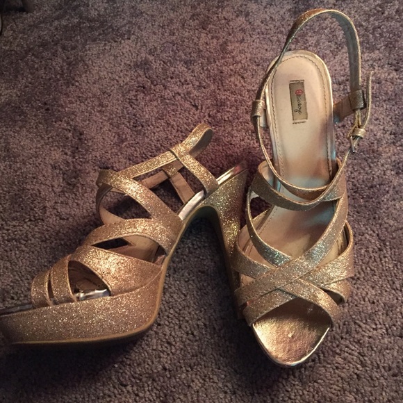 Gold heels. Perfect condition, wore once!
