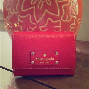 NWT Kate Spade Darla Wellesley Wallet in Empirered