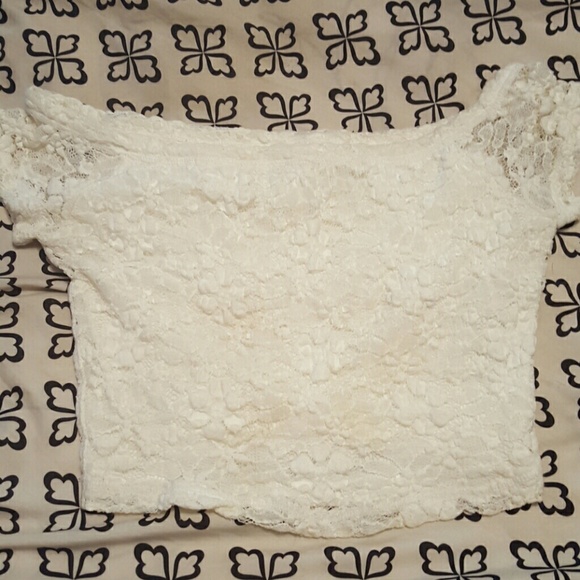 Hollister lave crop top