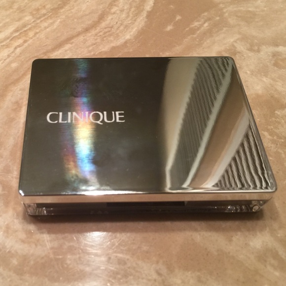 Clinique Blushing Blush - smoldering plum - new!
