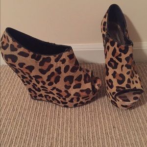 Leopard print Steve Madden wedges