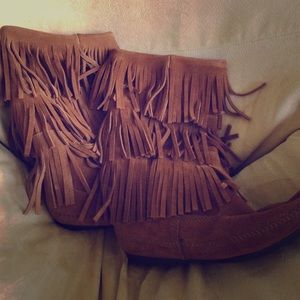Minnetonka Calf High 3-Layer Fringe Boot