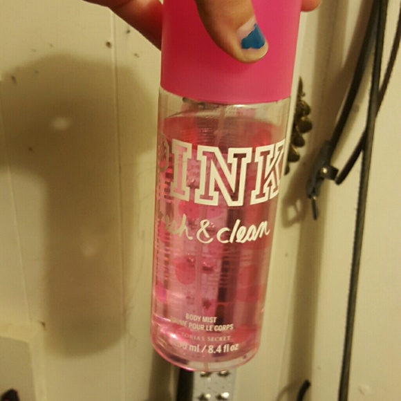 PINK body mist