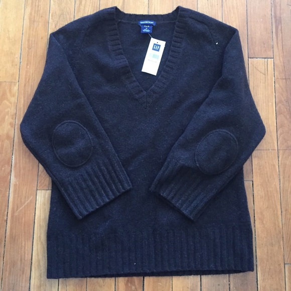 Gap sweater