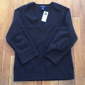 Gap sweater