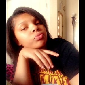 Meet your Posher, Alexis