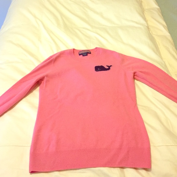 Vineyard Vines size Medium cashmere sweater