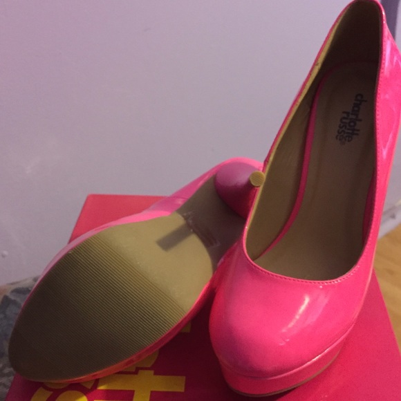 Neon pink heels w/ box - Picture 3 of 3