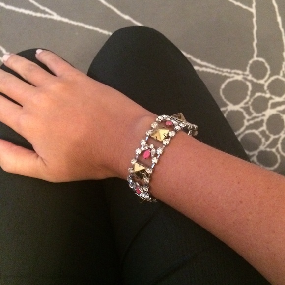 Rhinestone Pyramid Stud Bracelet